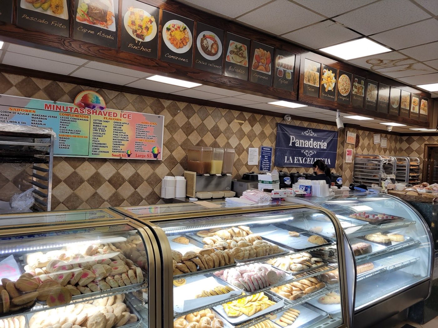 La Excelencia Bakery & Deli in Bay Shore, New York